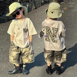 Kleidung Sets Jungen Sommer Kurzarm T-Shirt Shorts Zweiteiler Set 2024 Korea Mode gutaussehende karierte Buchstaben Kinderanzug