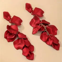 Dangle Ohrringe Mode unregelmäßige Blütenblattquasten für Frauen übertreiben Persönlichkeit Tropfen leichte Luxus Solid Rosenschmuck Geschenk