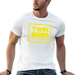T-shirt de mamãe gêmea de polos masculino: eu sou a camiseta de mãe deles, camisetas estéticas de roupas para homens para homens para homens