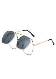 2020 Trendiga mode solglasögon för män och kvinnor Metal Square Designer Frame Vänd glasögon unisex vintage glasögon UV4003111595