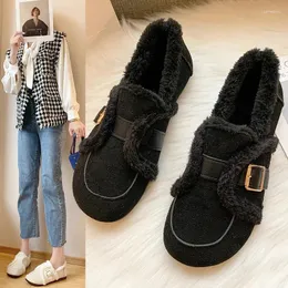 أحذية غير رسمية النساء moccasins ثقيلة الفخامة مسطحة حزام حزام حزام الفراء انزلاق على المتسكعات قطيع مريح espadrilles