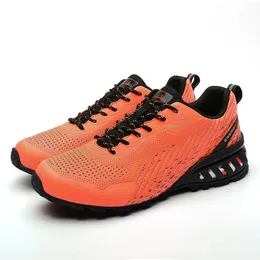 Designer löpskor män kvinnor svart brun vit orange herr kvinnor tränare sport utomhus mode sneakers storlek 40-47 gai