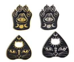 Pins Broschen Gothic Magic Cat Brosche Emaille Pin Hexen Fußabdrücke Mondstern Schmuck25003138160