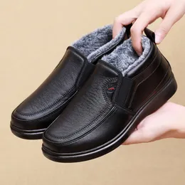 Winter Old Beijing Mens Cotton Shoes Waterproof Anti Slip Middle Aged and Elderly Dads with Plush for Warm Leisure