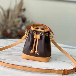 Top-nivå 10A M81266 Nano Noe Handväska 81266 Lbucket Pack DrawString Eather Womens Bag designer Bag Crossbody Bag Mini Bag Högkvalitativ handväska Mens Bag L Ouis V Ution