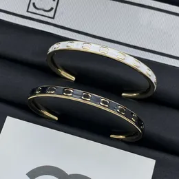 Дизайнерские женские браслеты письма открытый браслет 18K золотая из нержавеющая сталь браслет браслет свадебные подарки аксессуары ювелирные изделия украшения