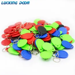 Keychains 100pc/lote 13.56MHz IC M1 1K S50 Keyfobs Tags Access Control RFID Key Finder Card Token Gerenciamento de participação Chavet