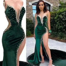 Vestidos de festa Sunnybridal Sexy Velvet Green Long Mermaid Prom 2024 para meninas negras Cristais sem cinto de vestidos formais divididos