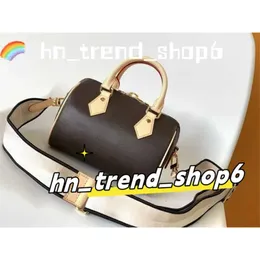 Tasarımcı Louiseviutionbag Crossbody Omuz Çantaları Sling Çantaları Çanta Çantası Eş Elçisi Lady Cross Vücut Omuz Prpu Yastık Çantaları Tasche Luxurious 804