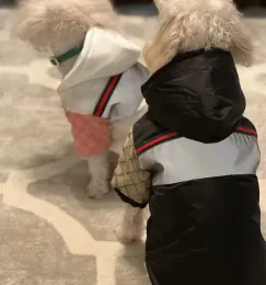 Neue Luxusdesignerin Haustierhund Kleidung warm Hunde Kleidung Winter Haustiermantel Jacke Haustiere Kleidung für kleine mittelgroße Hunde Mantel warme Haustier Französische Bulldogge Chihuahua Schnauzer