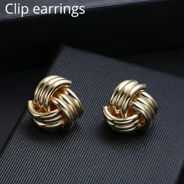 Za Vintage Nonbotener Clip auf Ohrringen Ohrklammern Gold Geometrische Metallohrring für Frauen Hochzeitsfeier Bijoux Brincos Schmuck 240410
