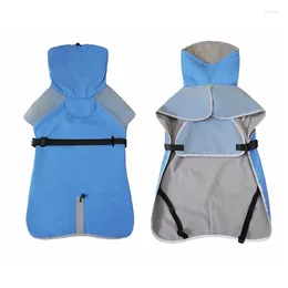 ملابس الكلاب Rainwear عاكس للماء معطف المطر أربع آخذون ملابس الحيوانات الأليفة النشاط في الهواء الطلق معاطف المطر مع مقود قابل للتعديل