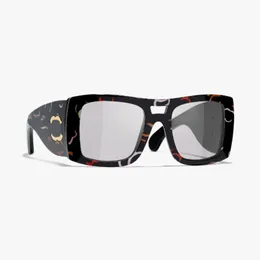 Kadın tasarımcısı kare güneş gözlüğü büyük asetat lif bacakları ve poliamid lens ve metal ile eşleştirilmiş çerçeve C9141 Kadınlar için lüks güneş gözlüğü
