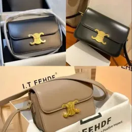 2024 Designerbag juventude três pessoas prepúcio de couro de couro crossbody saco de tecido estampado sela