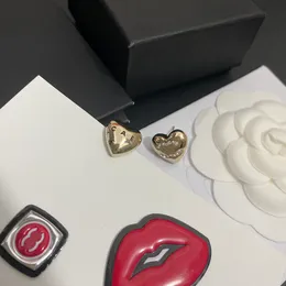 Orecchini a forma di cuore di lusso a forma di cuore Designer Romantic Romantic Love Boutique Orecchini di alta qualità Diamanti di alta qualità Festa da regalo di alta qualità