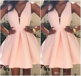 2017 Pink Short Cocktail Dresses v Neck Backless Stain Mini Stain Ruffles Prom Party Dress مخصص مناسبة خاصة G6921109