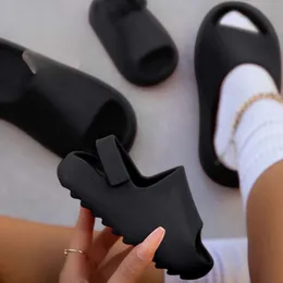 Terlik bebek yürümeye başlayan çocuklar yetişkinler slip-on eva sandalet kız kızlar sandaletler köpük plaj yaz slaytları kemik reçinesi hafif su terlikleri 230512