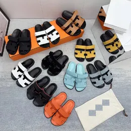 디자이너 Chypre Sandal for Women Sandals Calfsin Leather Black White Beach Flat Lady Flip Flip Flight Men Slides 여름 슬리퍼 럭셔리 Sandale for Kids Shoes