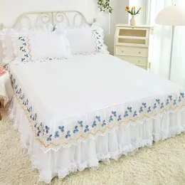 Lace Lotus Leaf Bed Skirts Princess Style Solid Color White Pink Bedspread Cover NonSlip Sheets Without Pillowcase 240415