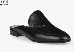 Sapatos casuais Qianruiti Men Black Mules escorregando os sapatos de sapatilhas Half Chaussure Hombre Indoor Outdoor