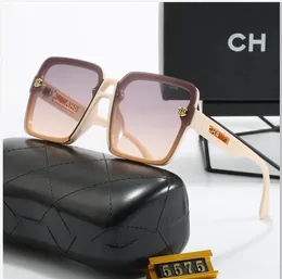 Солнцезащитные очки Дизайнерские солнцезащитные очки посетить Srostframe Солнцезащитные очки для женщин Сексуальные тенденции мужчины Подарок подарки ультрафиолетовой защиты от ультрафиолетовой защиты с коробкой с коробкой