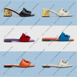 2024 Slipper Luxury Designer Leather Ladies Sandals Summer Shoes Fashion Fashion Life Praia Mulheres chinelas de letra Drag 35-42