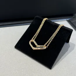 Kvinnors designer av högsta kvalitet t halsband lyxiga riktiga guld 18K guld tjej alla hjärtans dag kärleksgåva smycken med låda