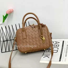 Кассета STRADDLE 2024 Getaway Bottgas Bead Venetas Sags Tote New Woven Fashion Simple Handheld Cowhide Cowhide Diagonal Women 8971