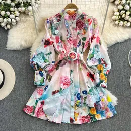 Lässige Kleider Frühling Sommer grüne Blume süßes Kleid für Frauen Landebahn Laternenhülle Single Breace Blumendruckgürtel Mini Vestido