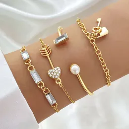 Legierter Key Lock Anhänger Personalisiert ein Pfeil Herzstierpiercing Handdekoration Pearl Open Armband Set für Frauen