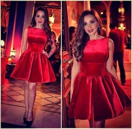 Fashion Short Prom Kleider Knie Länge billig 2015 Vestido de Festa eine Linie Batteau Ausschnitt Red Velvet Mini Homecoming Dress Party G1669437