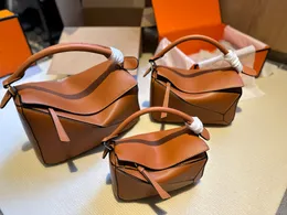 Hochwertige Frauen Geometrische Diagramm Umhängetasche Luxusdesigner Modemarke Leder Crossbody Handtasche Klassische Brieftasche Original 7A 30 cm 24 cm 19 cm