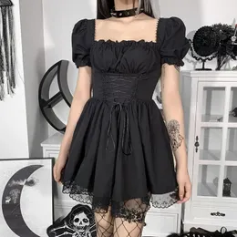 Mall Goth Bandage Harajuku White Lolita Kwaii Kleider schwarze Frauen sexy Mini Kleid Gothic Spitze Puffärmel Bodycon Partywear 240415