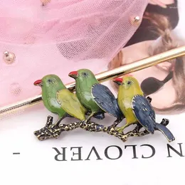 Brosches Creative Brand Design Emamel Brosch Multicolor Three Bird Dripping Oil Pins Animal Hummingbird Jewelry Gift