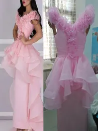 Vestidos de baile de organza rosa 2015 com mangas de tampa v pescoço ruched e flores artesanais saia bainha com peplum bagunidado e trem8788184