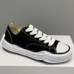 Designer Maison Sneakers Men Canvas Shoes Women Casual Black White Low Style Sportskor EU36-45 med ruta 556