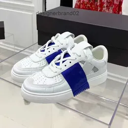 Valentino 2023 OG Shoes Casual Sneakers Sport Skateboarding Trainers Punk Rivets Low Leather Skateboard Studded Trendy Women trainer sneakers