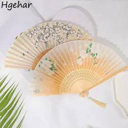 Dekorativa figurer Summer Vintage Bamboo Folding Fans Tassel Classical Chinese Style Dance Handheld Fan Portable Gift Traditional Craft
