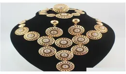 Dubai African Gold placcato Misterioso affascinante affascinante Collana da sposa Anello Bracciale Orecchie Orenate da donna Set di gioielli da festa VTABS4884247