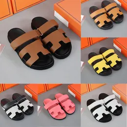 Sandálias de grife deslizadores de chinelos de sandália sapatos femininos de couro de luxo de lona de verão sandal sandal durável tamanho 35-42