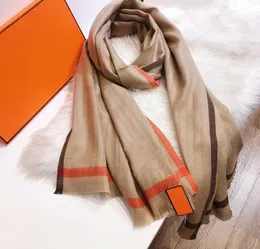 Högkvalitativ Autumnwinter 2020 New Fashion Brand Cashmere Scarf Eternal Classic Ultralong Shawls Fashion Womenwarm Shawls Desig6629971