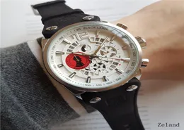 2023 클래식 크로노 그래프 중지 두 번째 핸즈 남성 Heuerity Mens Luxury Watch Sports Master Watches Quarz Movement Oroiogio 44mm Montre De Luxe NATO5013197