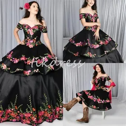 Mexican Black Quinceanera Dresses Charro تنورة قابلة للفصل الأزهار المطرزة قبالة الكتف الحلو 16 فستان المكسيك موضوع القوطية خمسة عشر فستان حفلة عيد ميلاد 2024