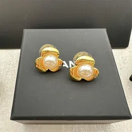 2024 Nova Camellia Flower Designer Brincos de luxo para mulheres 18K Gold retro vintage Flores de rosa Sweet Grade Marca Earring Rings Ear anéis de jóias Presente de joias