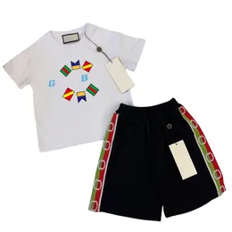 Neues Luxus-Logo-Kleidungsstück Set Children's Cloding Set Jungen Kleidung Sommerbaby-Set Designer Kinder Sportbekleidung 90 cm-150 cm B03