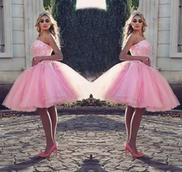 Tutu Pink Kneelength Prom Dress Stylish stropplös pärlspetsapplikationer Pretty Cocktail Party Dress Puffy Tulle Short Lovely Even5726008