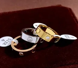 Fashiom 디자이너 반지 남성 Titanium Steel Silver Gold Love Ring Womens Diamond C Ring Designers Jewelry Ornaments9532249를위한 교전