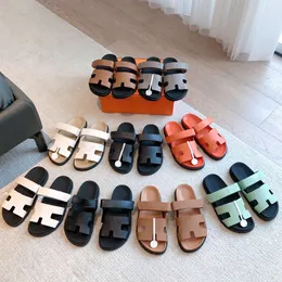 Designer Slides Kapta plażowa płaskie damskie buty Chypre Sandałowa skóra - elegancki stylowy, trwały komfort idealny dla każdego stroju luksusowe obuwie 002