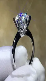2018 Solitaire Ring 100 Soild 925 STERLING Gümüş Mücevherat 15ct Sona Diamond Cz Kadınlar için Nişan Düğün Band