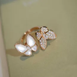 2024 Luksusowa jakość otwartego pierścienia z motylami i błyszczącymi diamentowymi koralikami białą skorupą w 18 -karatowym różowym złotym pudełku PS3429B